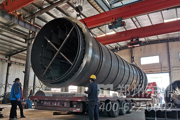 内蒙古1000吨煤泥烘干机生产线装车发货现场实拍